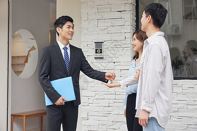 房产销售人员图片